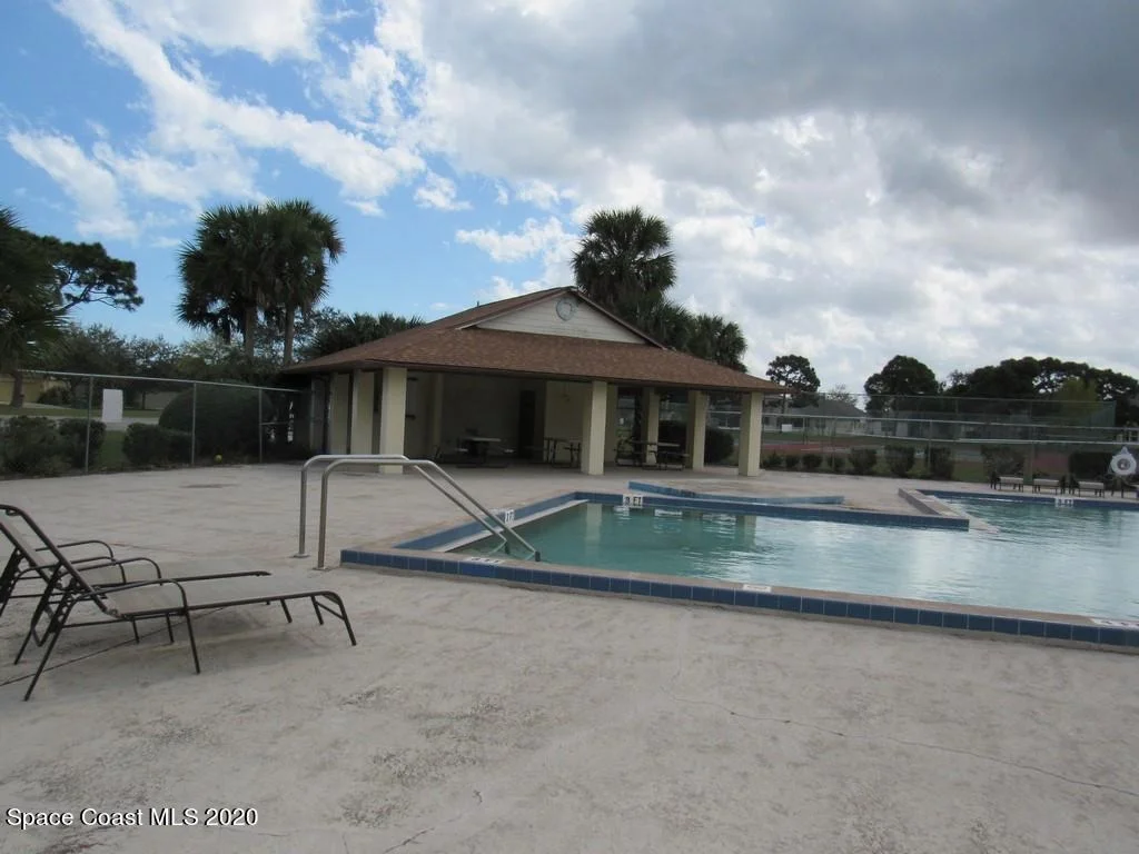 Photo of 942 Bimini Avenue