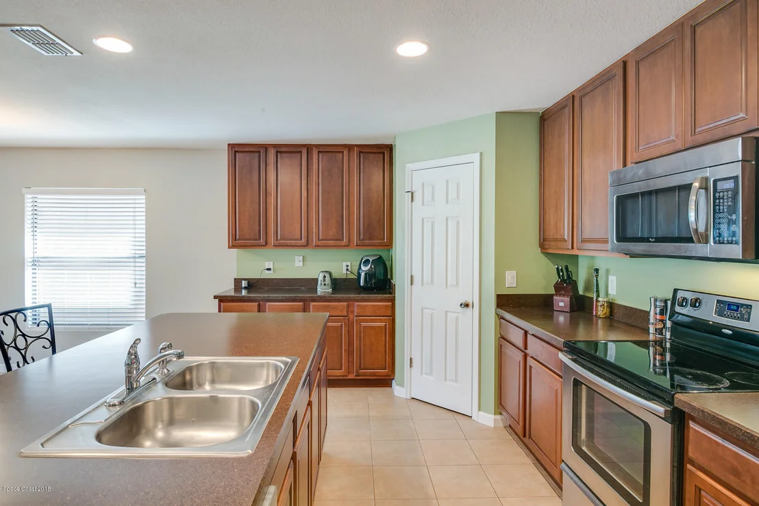 Photo of 205 Dryden Circle