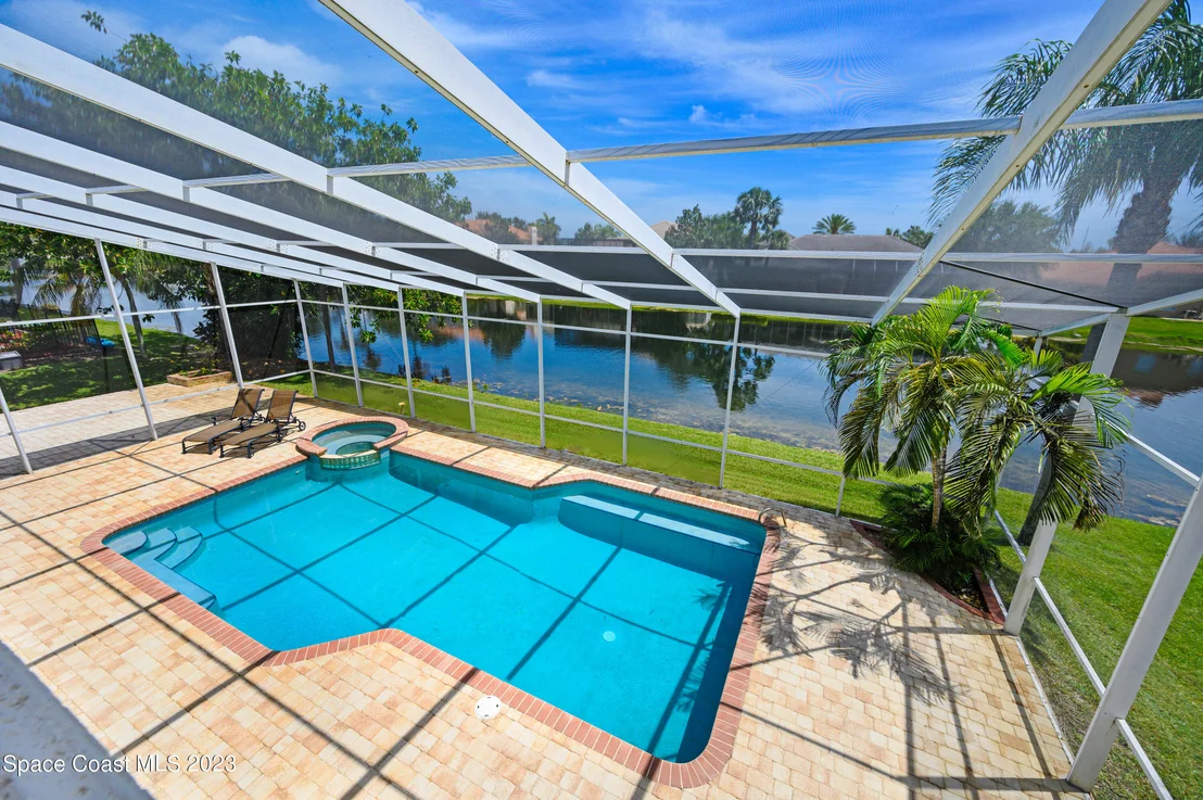Photo of 335 Lanternback Island Drive