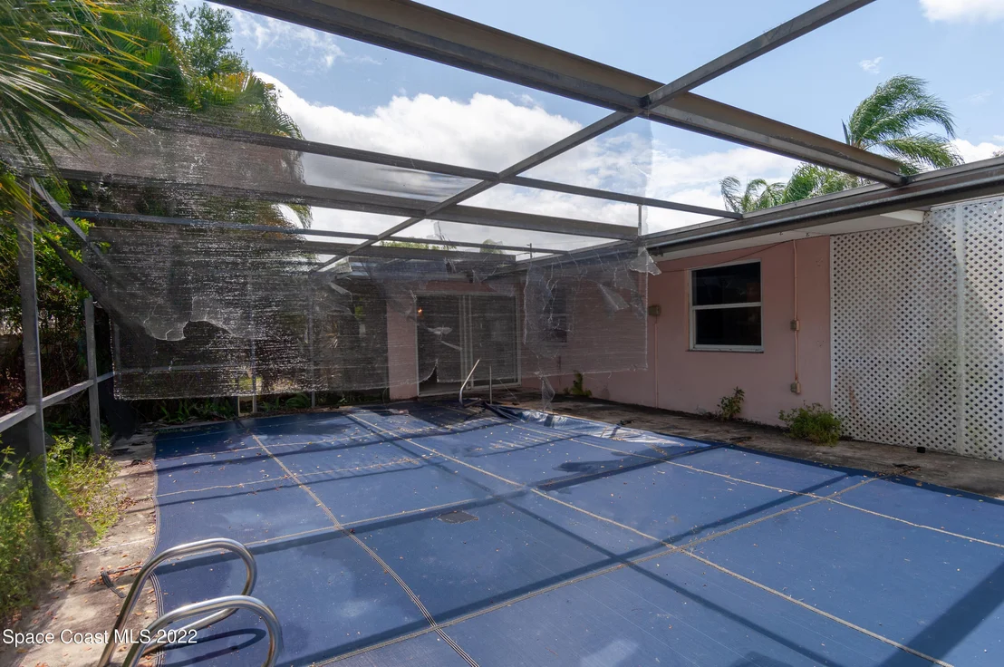 Photo of 722 Bianca Drive NE