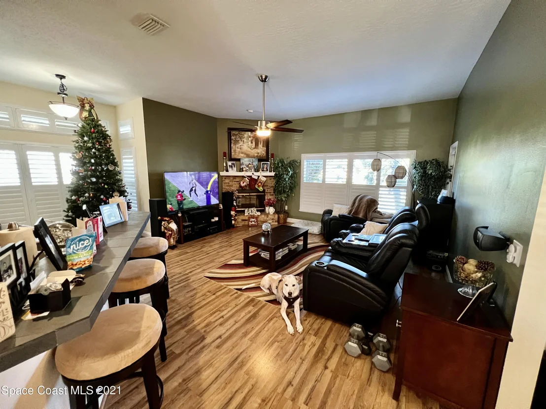 Photo of 1426 Victoria Boulevard