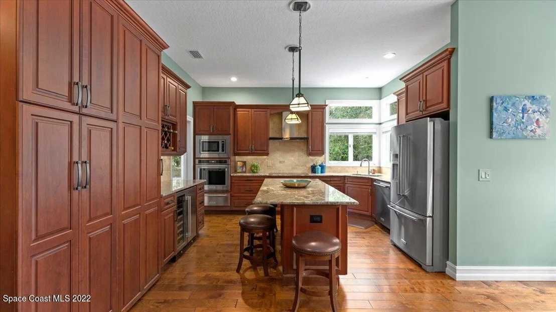 Photo of 873 Oak Park Drive