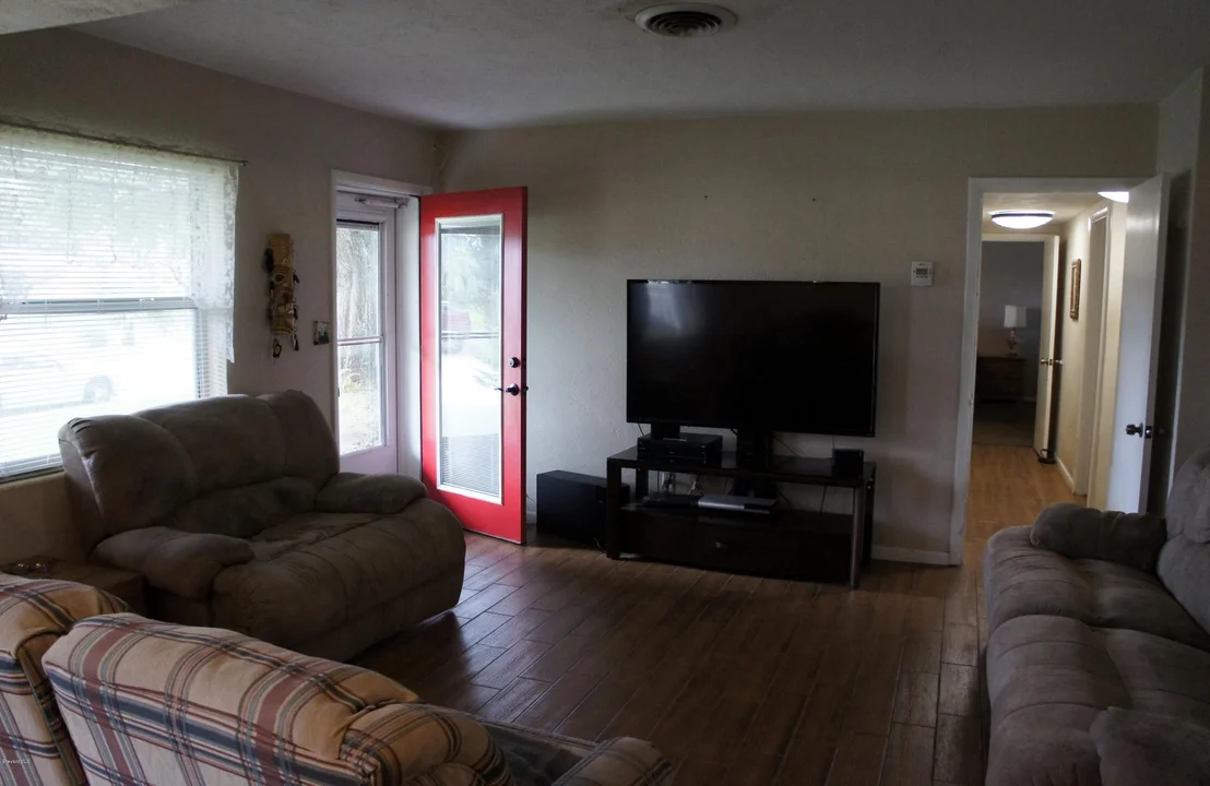 Photo of 566 Hillside Court