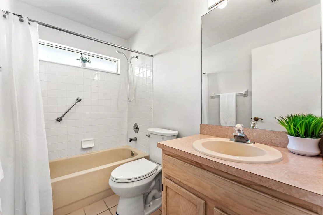 Photo of 1412 Casa Road