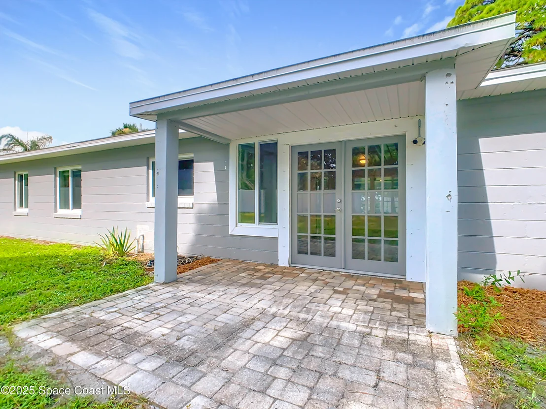 Photo of 819 W Whitmire Drive