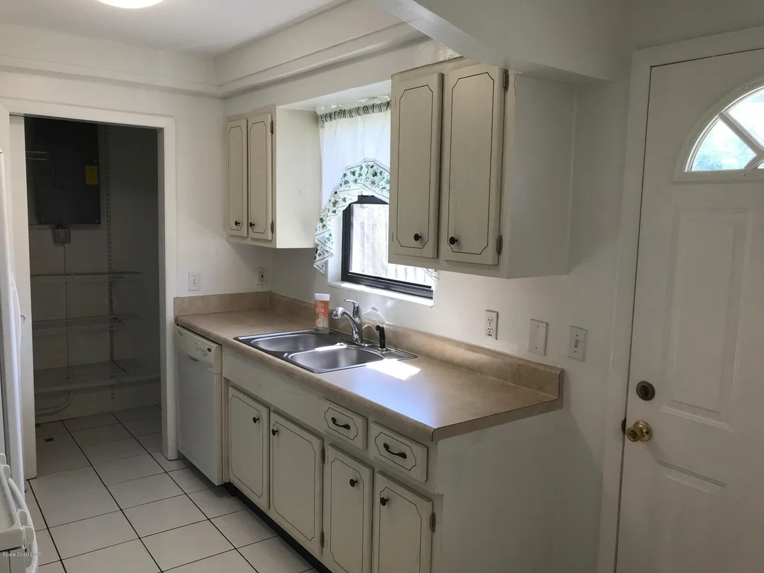 Photo of 2591 Locksley Road