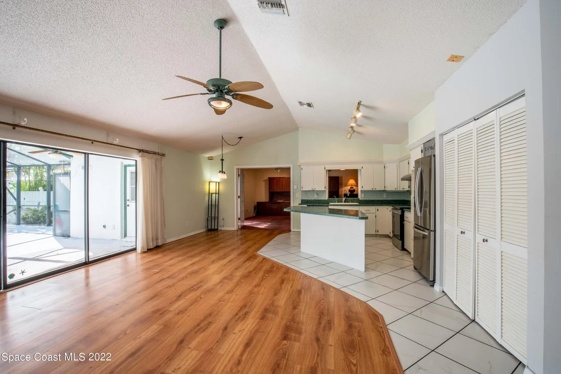 Photo of 573 Orange Avenue