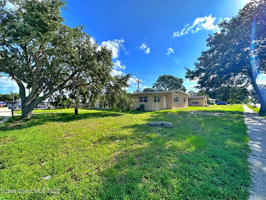 Photo of 1802 Cambridge Drive