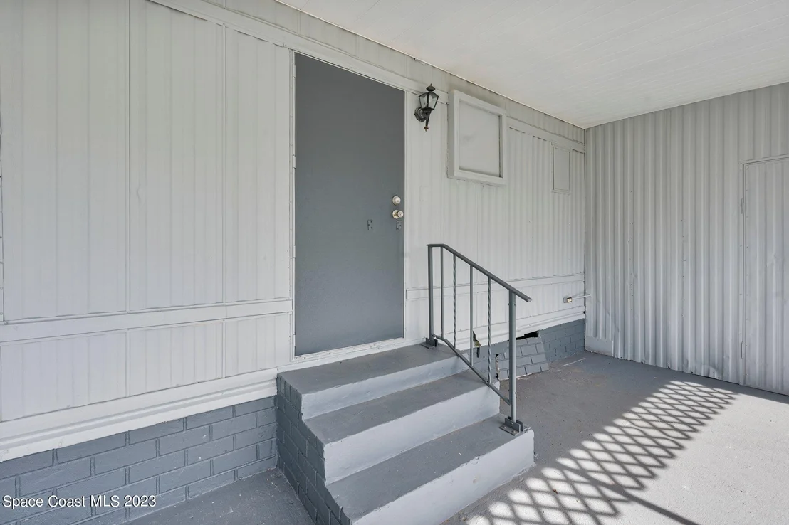 Photo of 1162 Luther Drive