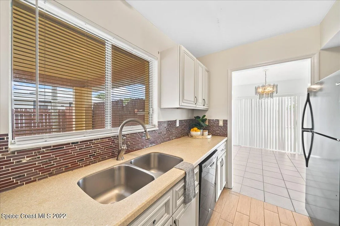 Photo of 752 Bianca Drive NE
