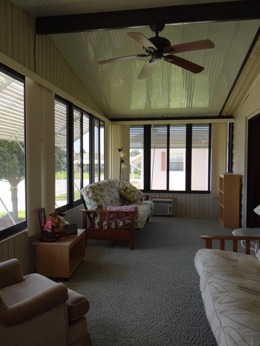 Photo of 527 Lee Court