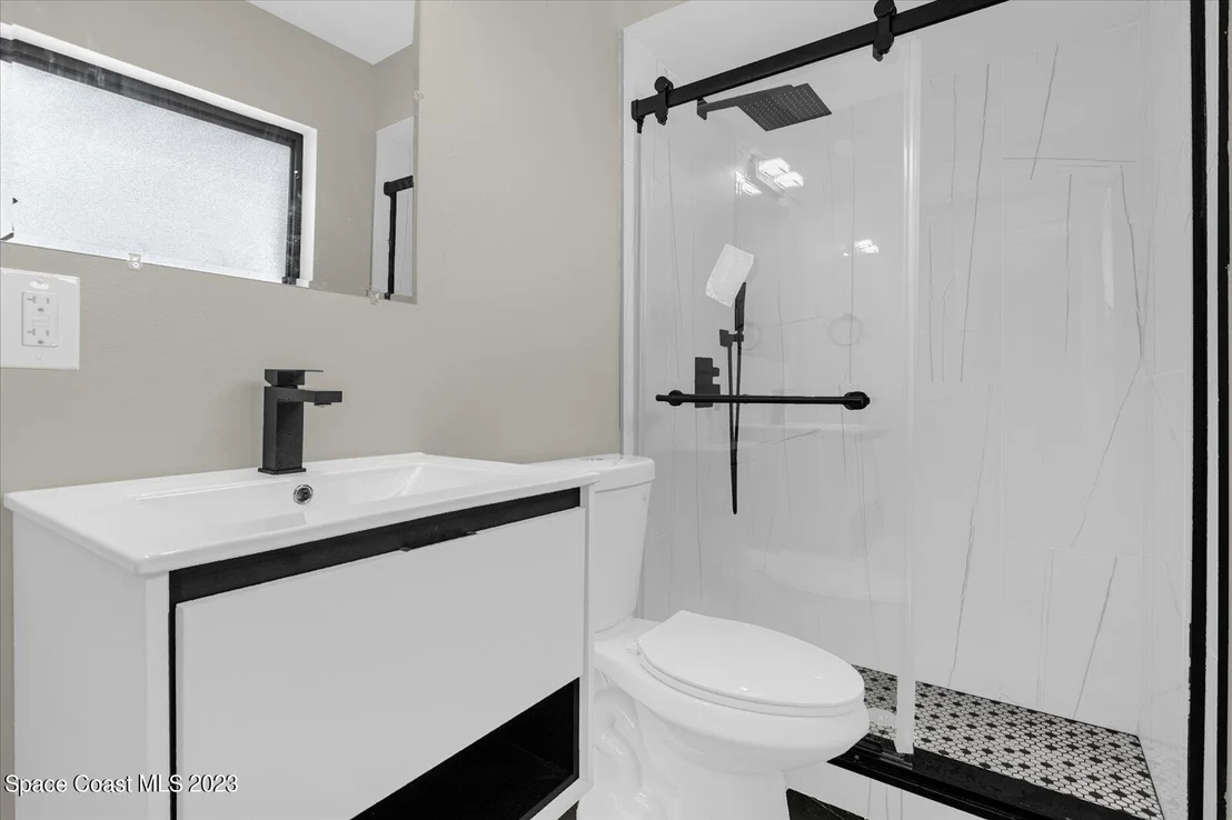 Photo of 814 Angle Street NE