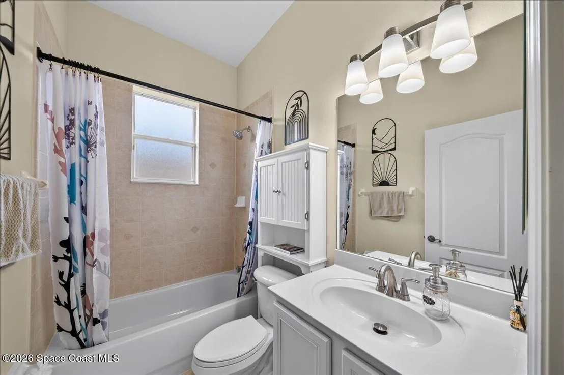 Photo of 1848 Windbrook Drive SE