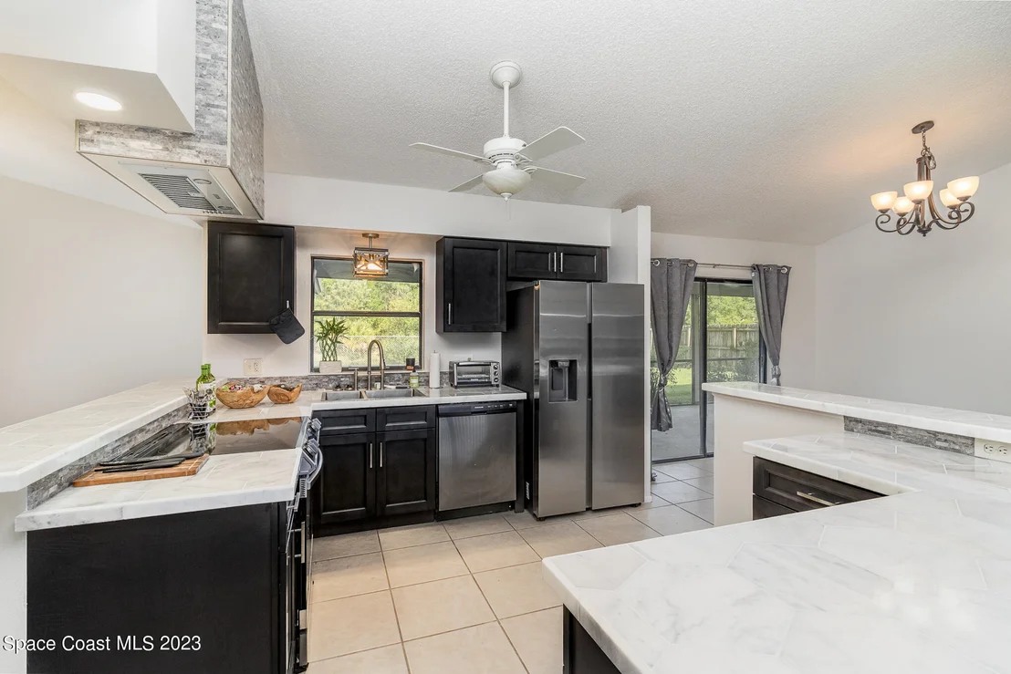Photo of 2777 Nobility Avenue