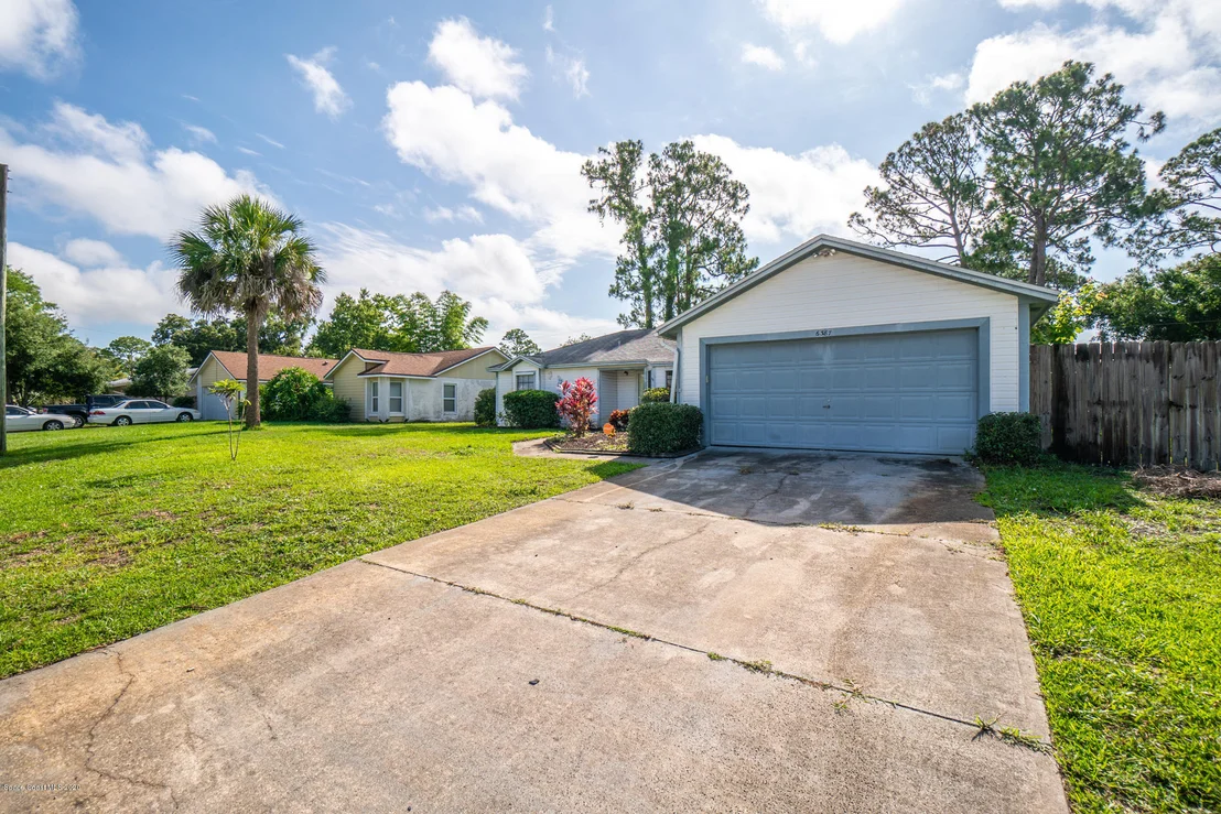 Photo of 6387 Cable Avenue