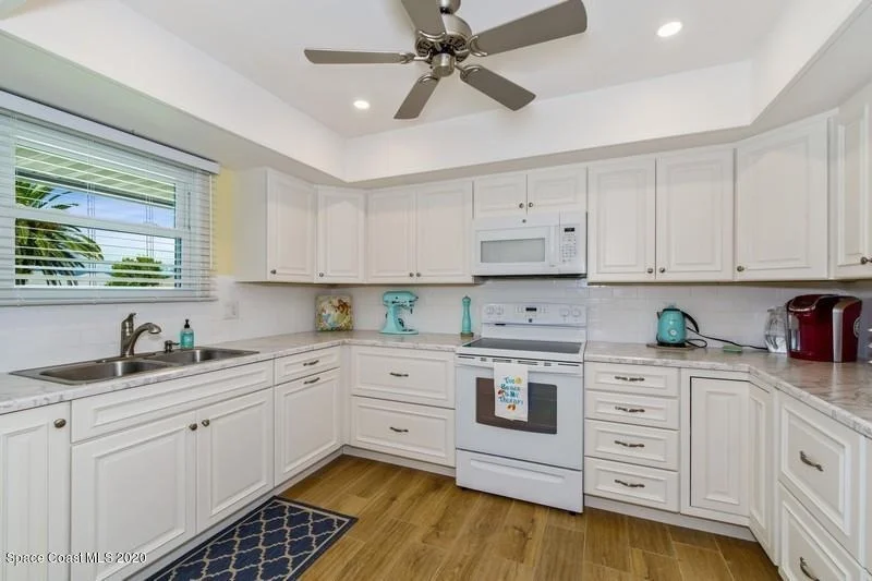 Photo of 208 Chalet Avenue