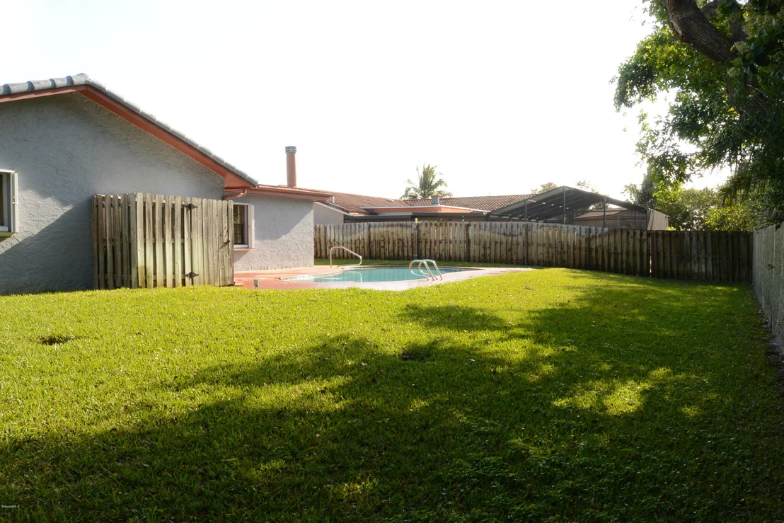 Photo of 110 Holiday Lane