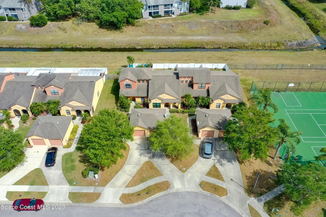 Photo of Unit 101 at 910 Luminary Circle