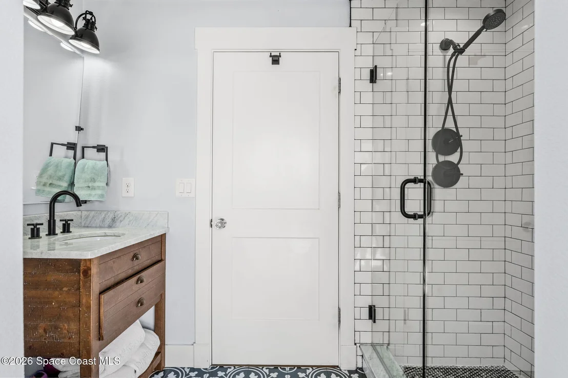 Photo of 417 Riverview Lane