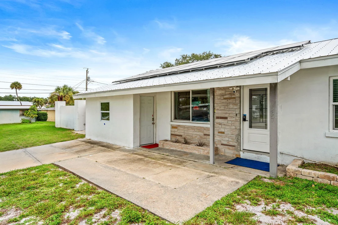 Photo of 1557 Hillcrest Drive