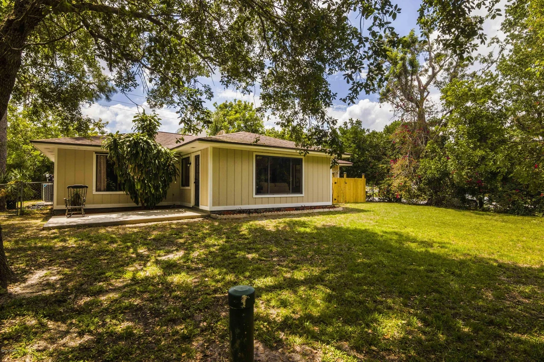 Photo of 11086 Roseland Road