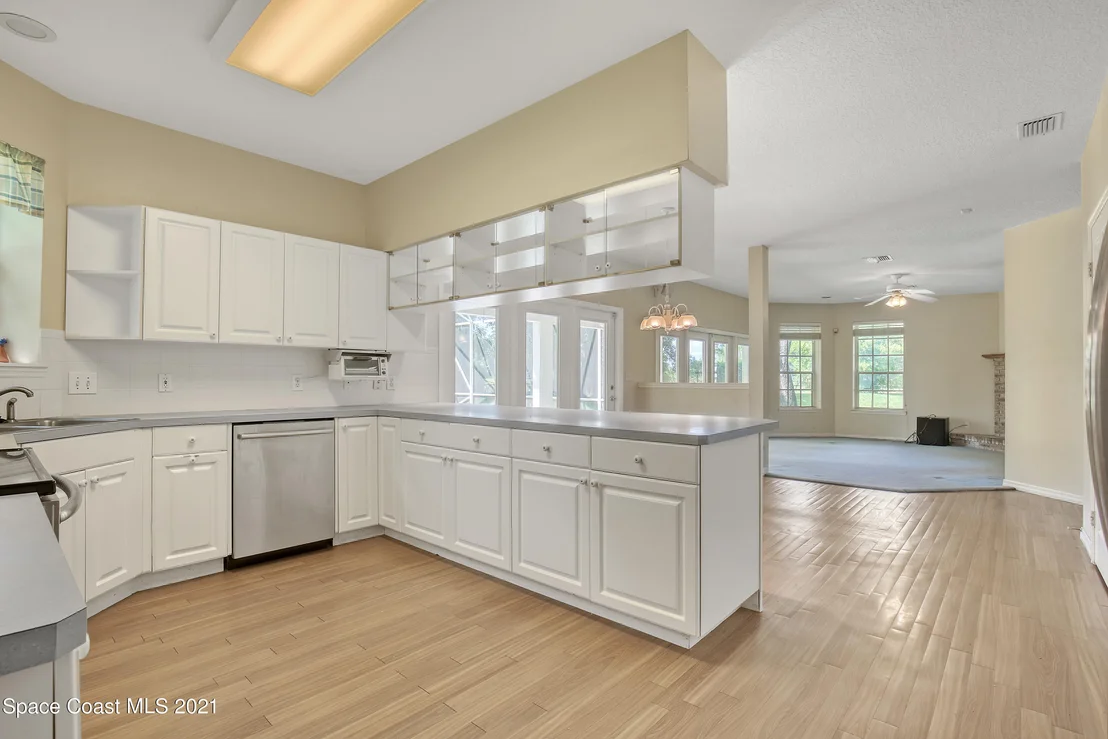 Photo of 2233 Royal Oaks Drive