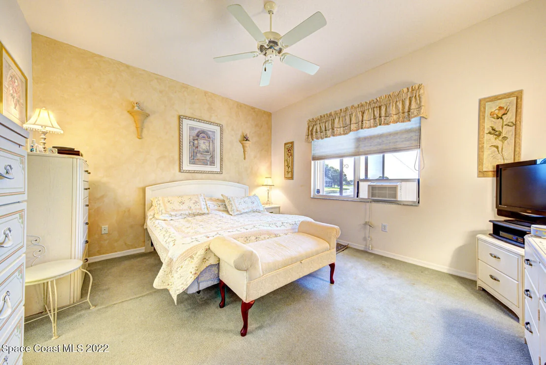 Photo of 5948 Newbury Circle