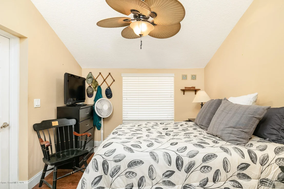Photo of 1070 Riverdale Drive