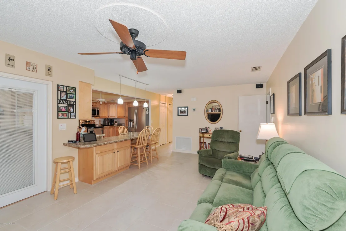 Photo of 771 Arundo Avenue NE