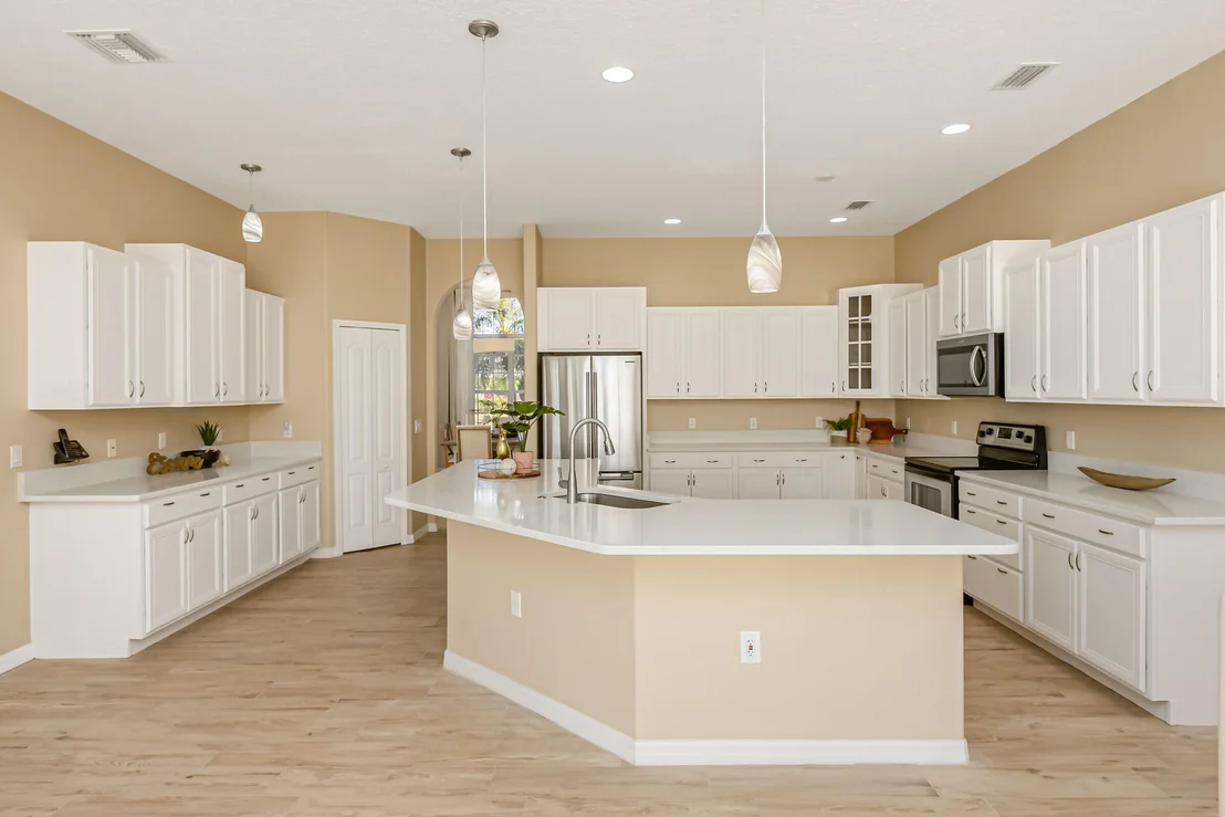 Photo of 2124 Windbrook Drive SE