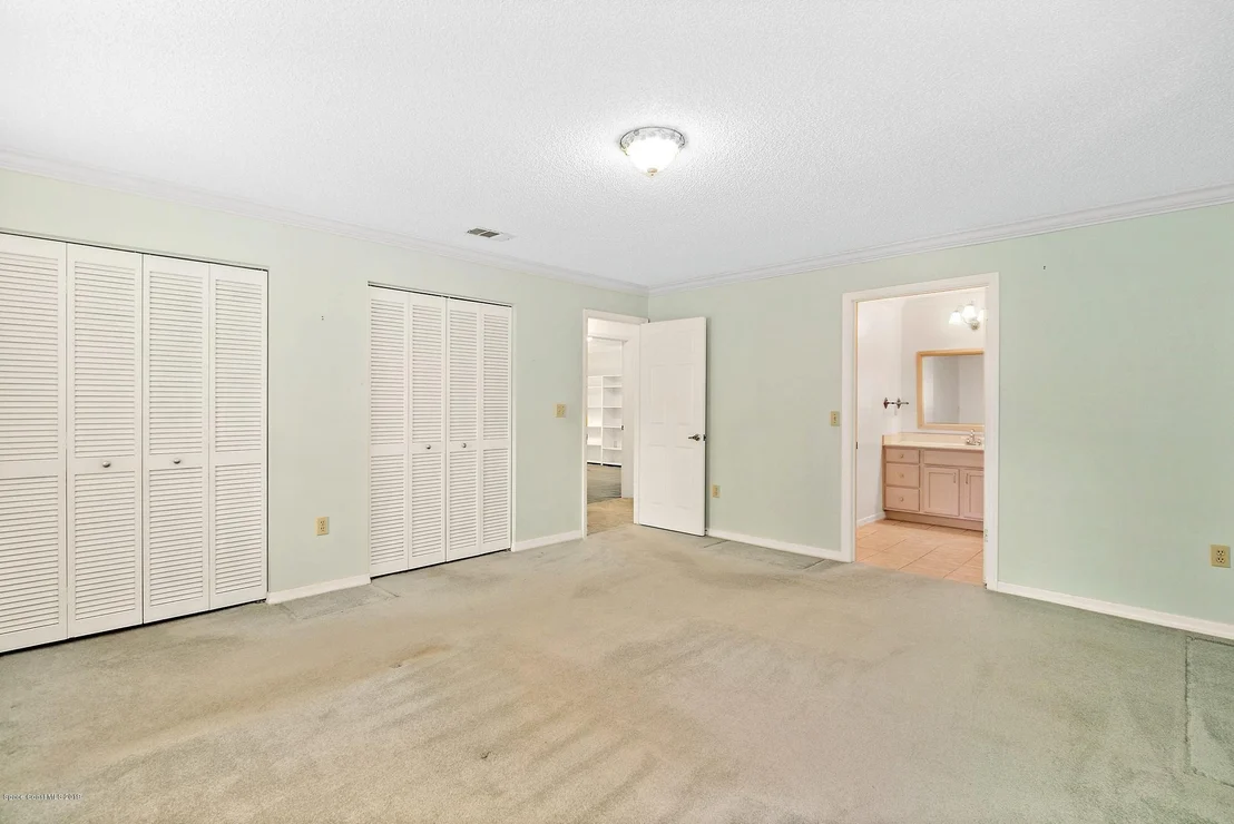 Photo of 1808 Live Oak Drive N