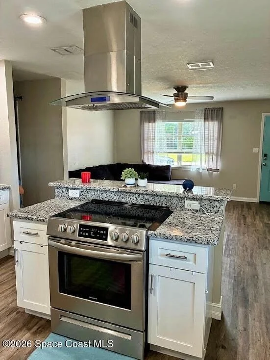 Photo of 2394 Saint Dunston Lane