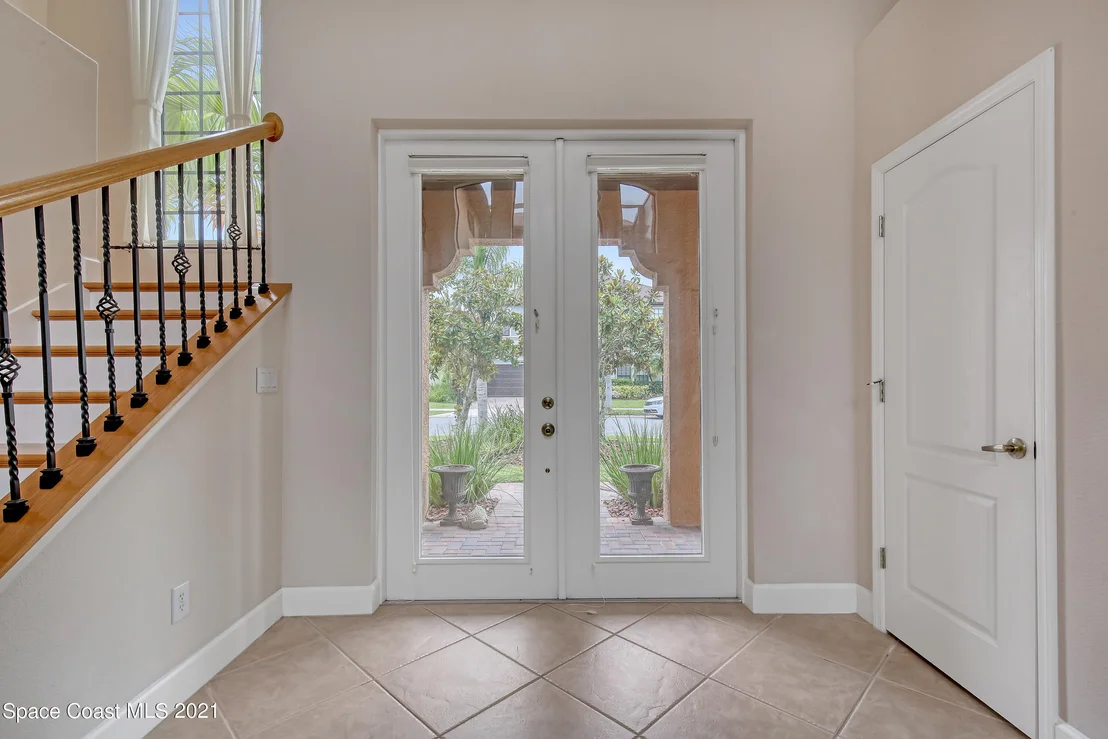 Photo of 1380 Talon Way