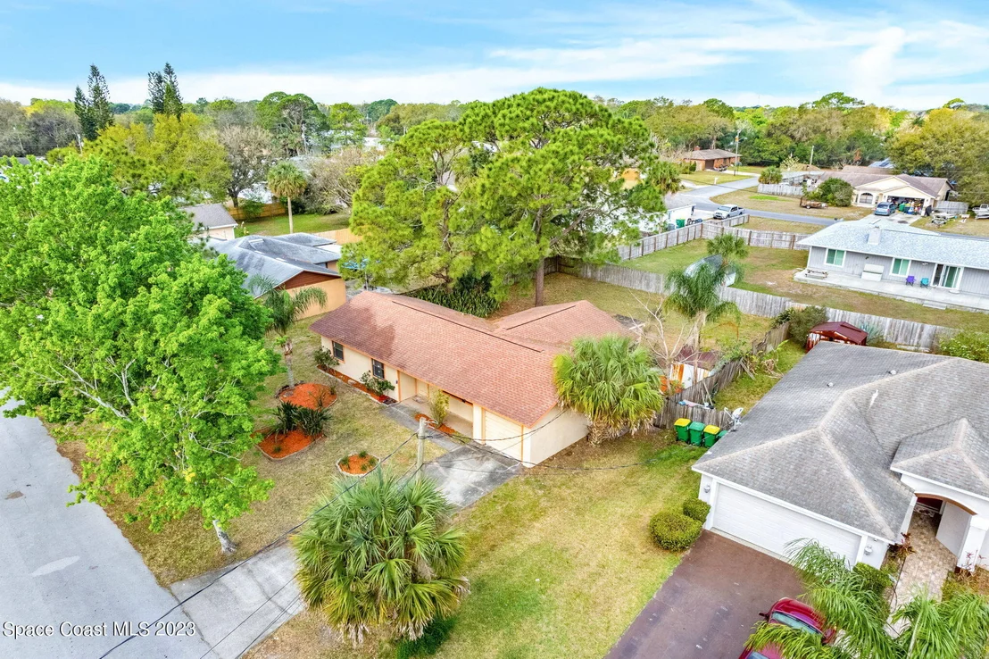 Photo of 6414 Hudson Road