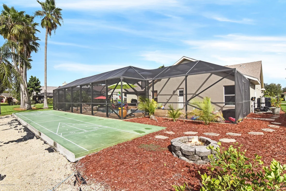 Photo of 943 Pelican Lane