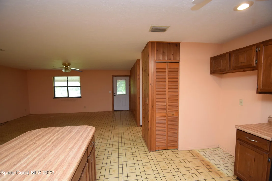 Photo of 2660 Weber Road