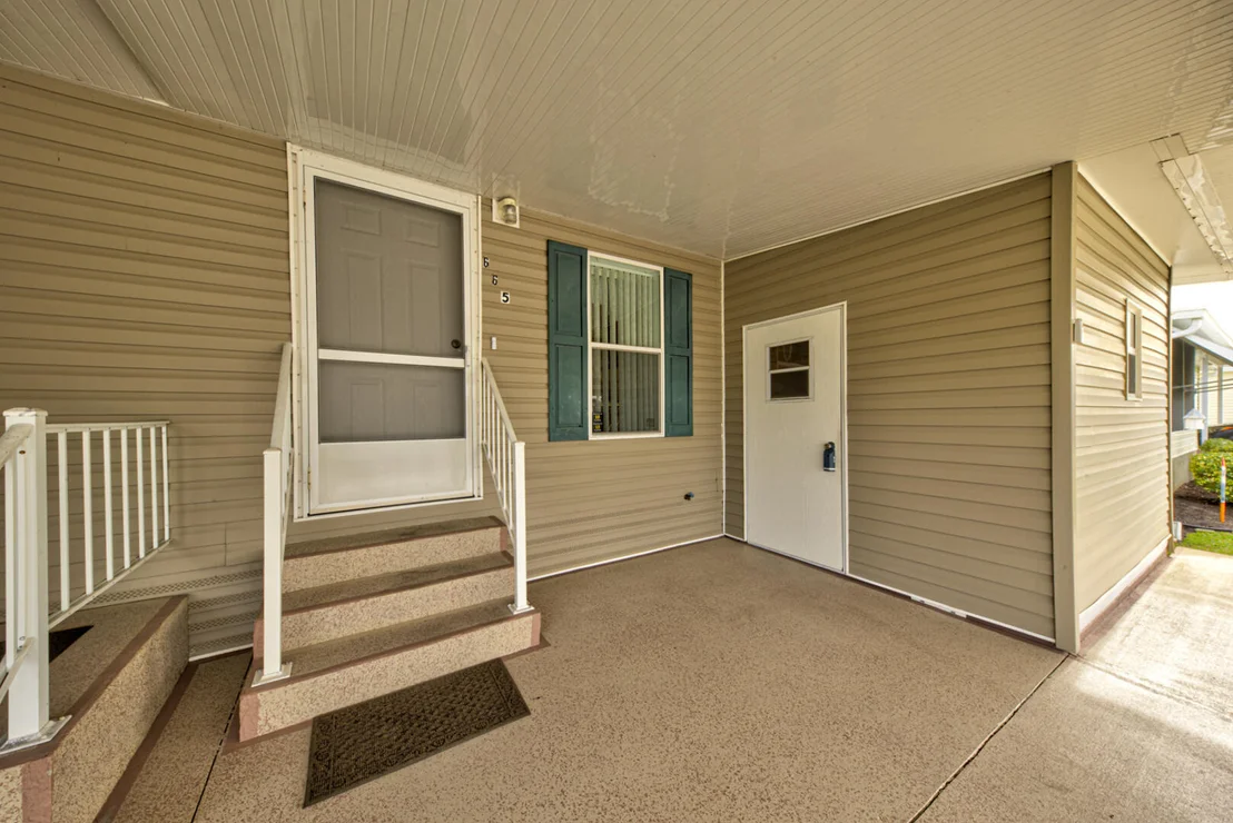 Photo of 665 Outer Drive