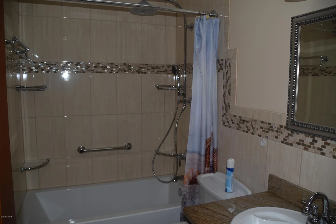 Photo of 220 Cocoa Avenue