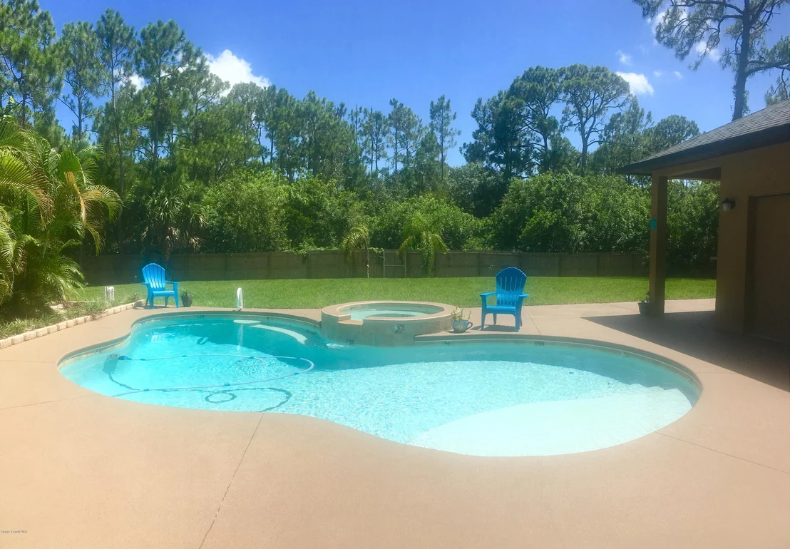 Photo of 5015 Timber Lane Drive