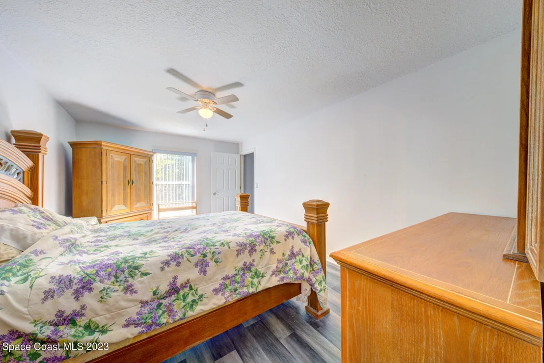 Photo of 2921 Saint James Lane
