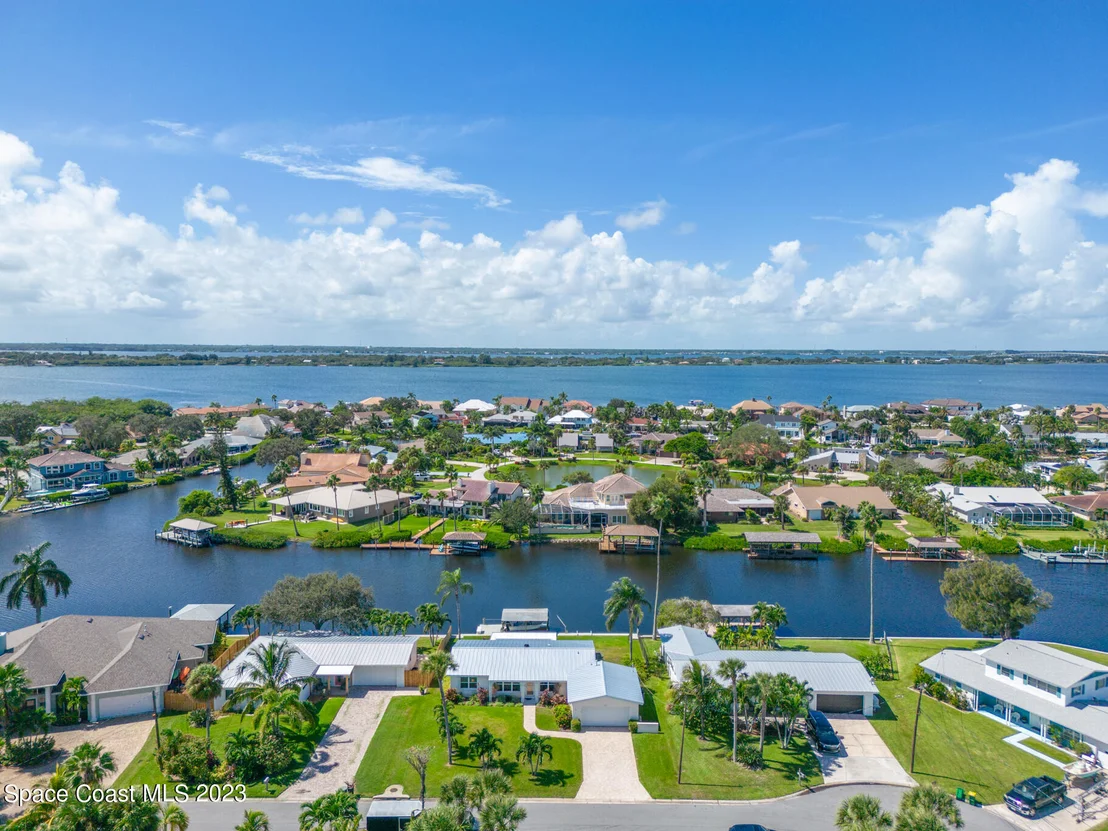 Photo of 209 River Road