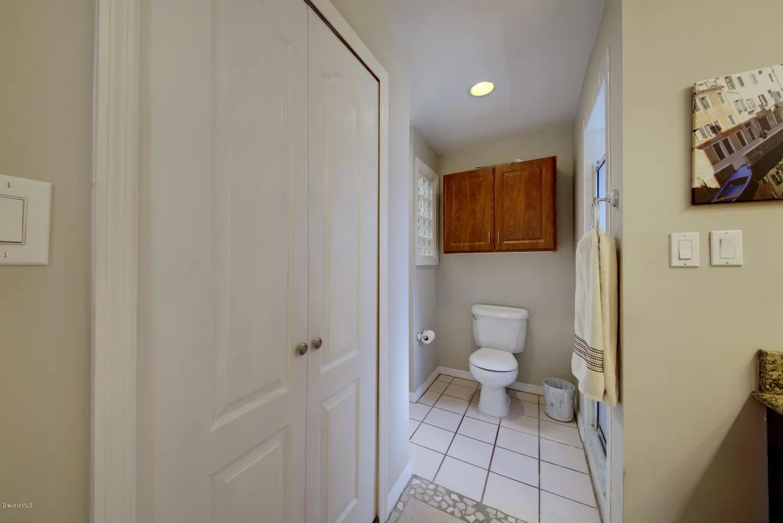 Photo of 1827 S Live Oak Drive