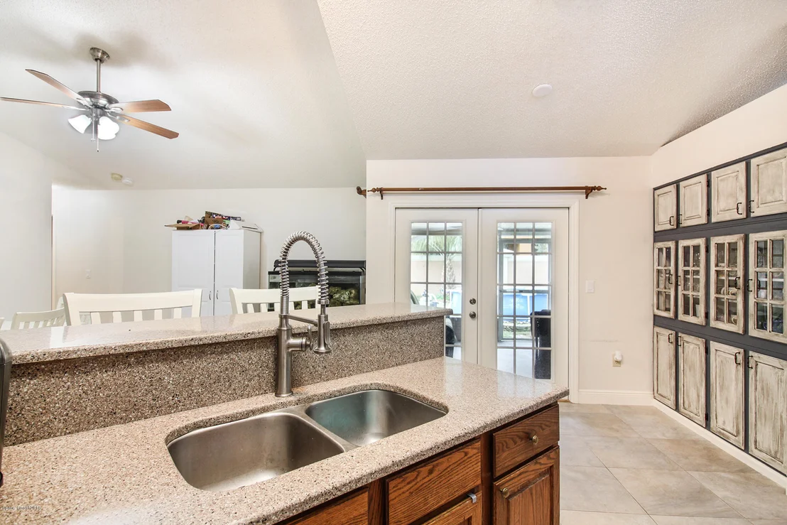 Photo of 1241 Walnut Grove Way