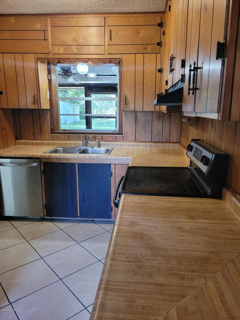 Photo of 351 Pine Avenue