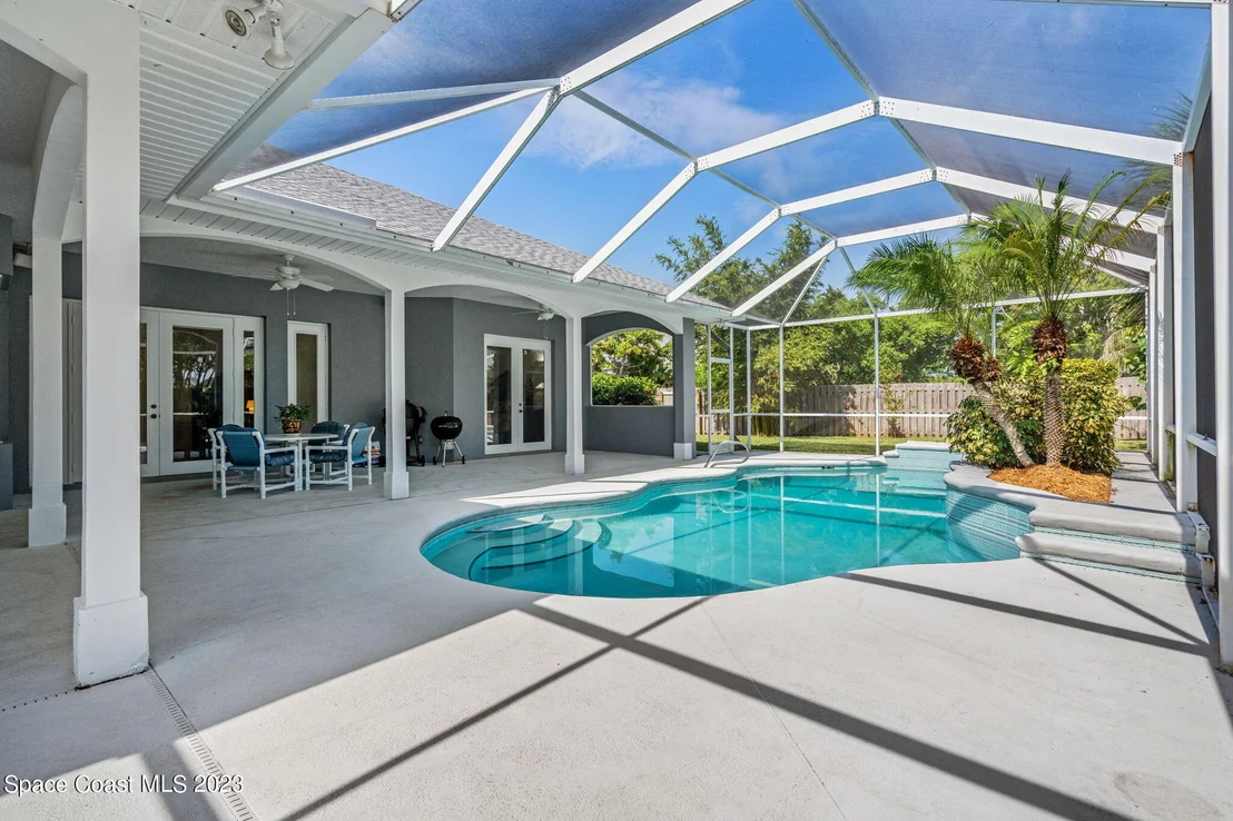 Photo of 213 Peregrine Drive