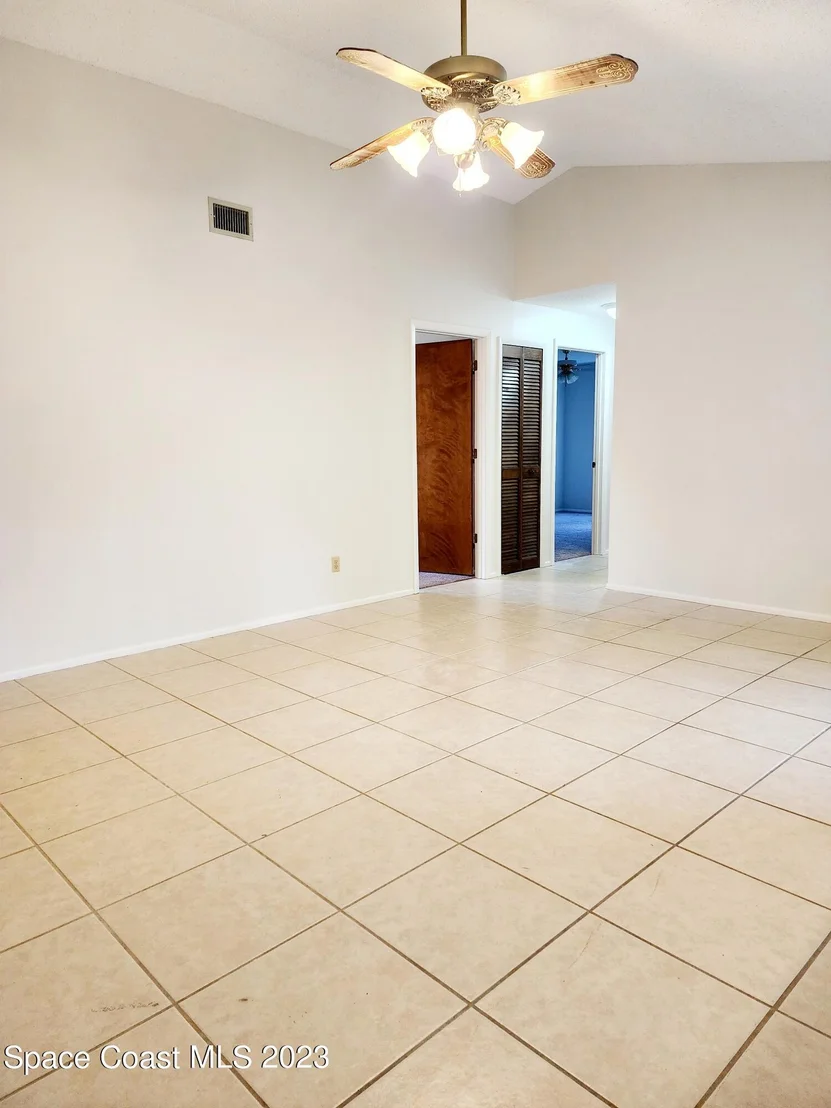 Photo of 2777 Nobility Avenue