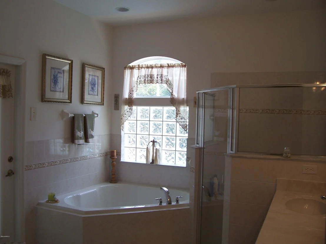 Photo of 4721 Portage Trail