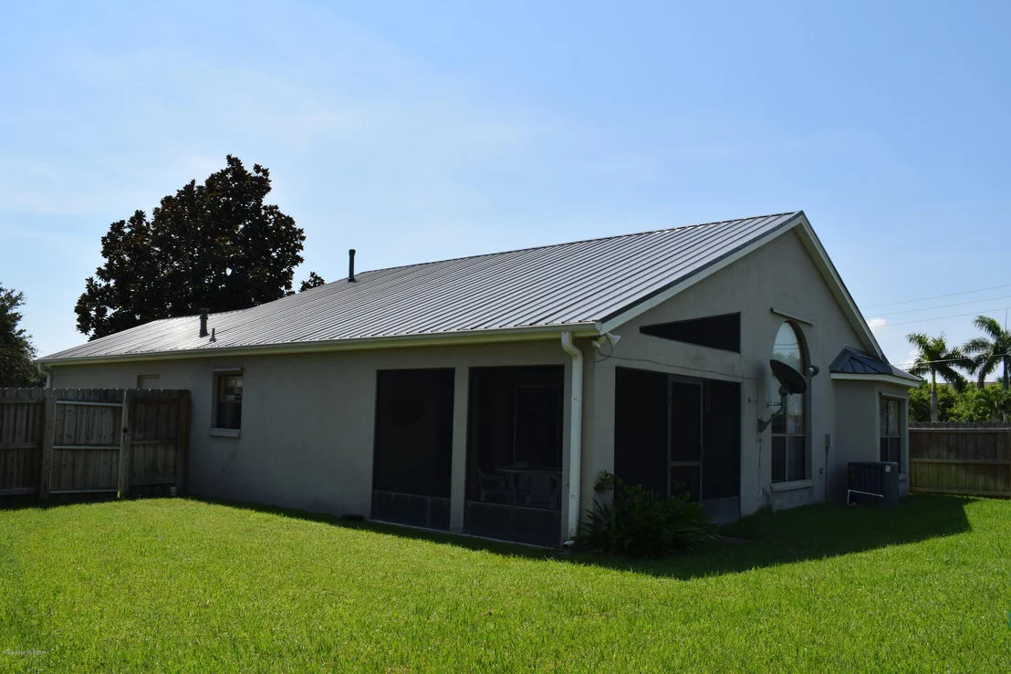 Photo of 2961 Saint James Lane