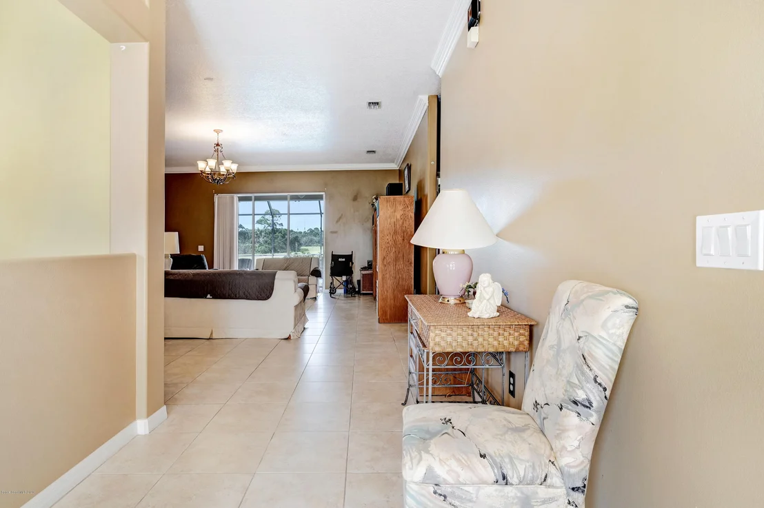 Photo of 1830 Windbrook Drive SE