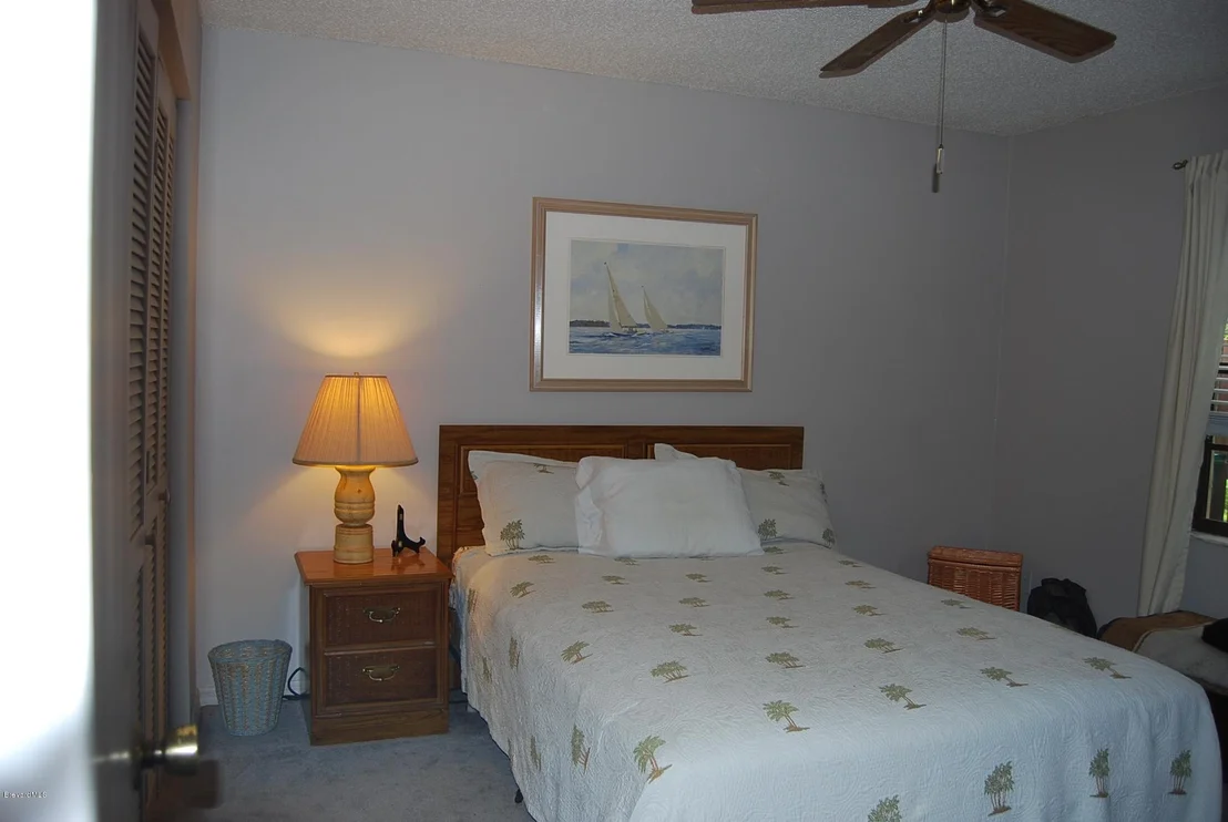 Photo of 1886 Oakwood Trail